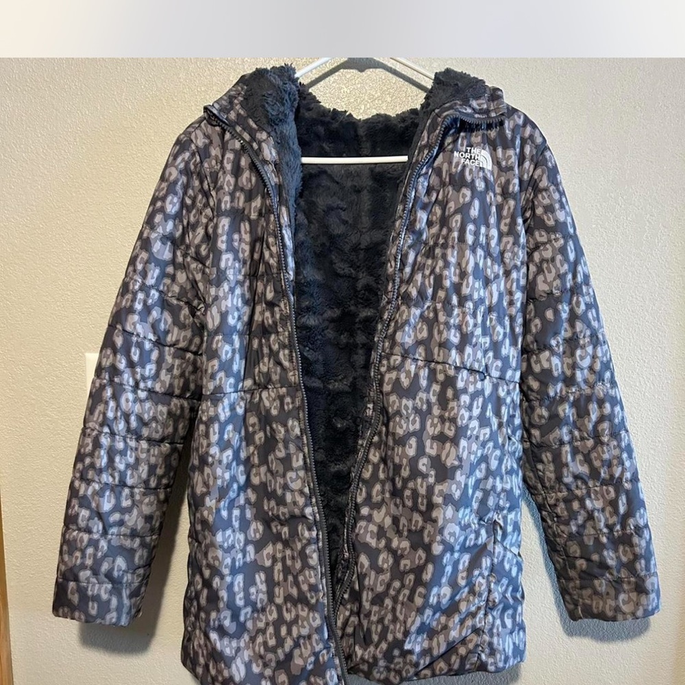 The North Face Kids' Black & Gray Leopard-Print Hooded Puffer Jacket